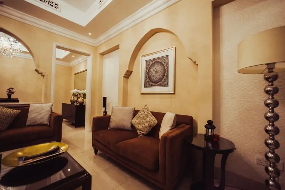 Incredible Stay at Dubai Old Town Souk Al Bahar 6