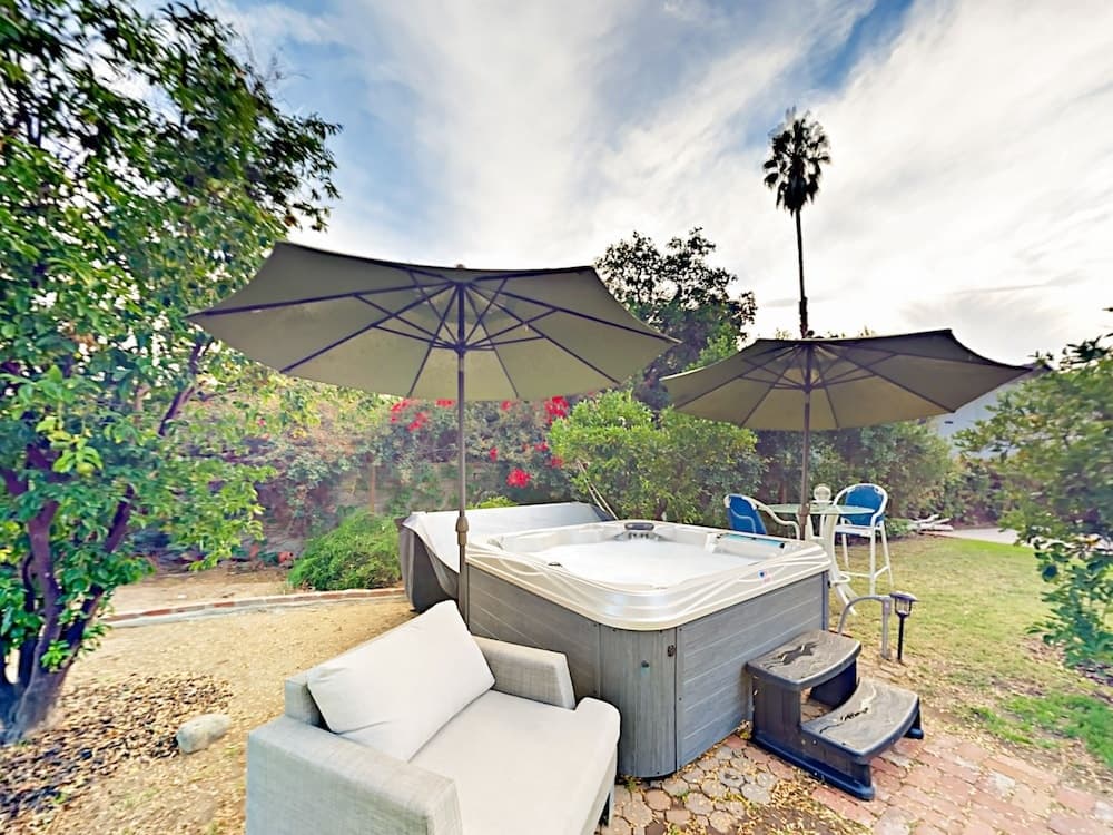 Charming Lake Balboa - 3 Br Home 5