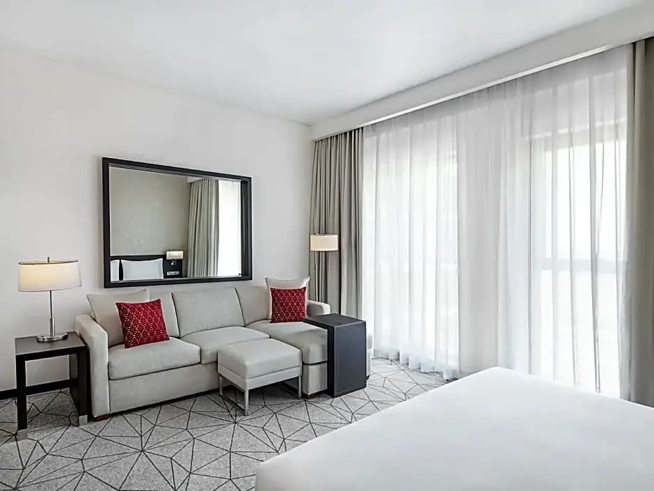 Hyatt Place Dubai Jumeirah Residences 16