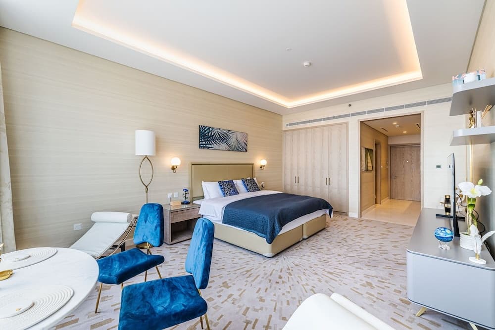 Sea Living High Floor 1 Bed Palm Tower 9