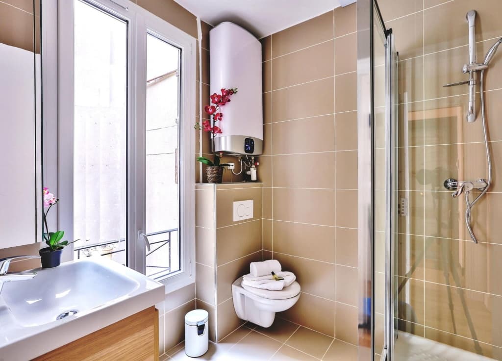 B  823 -  Buttes Chaumont - Spacieux appartement 8