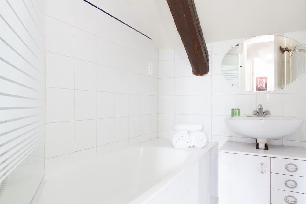 Le Marais - Beaubourg Apartment 3