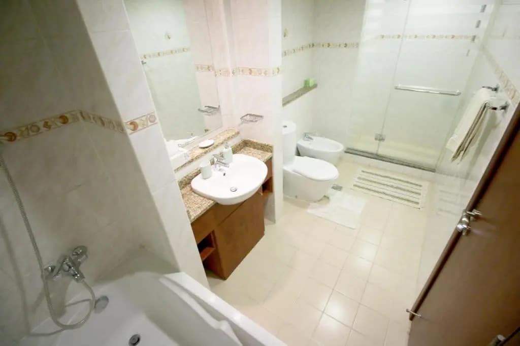 RH- Lake Terrace, Cluster D, JLT, 1BR near Metro 17