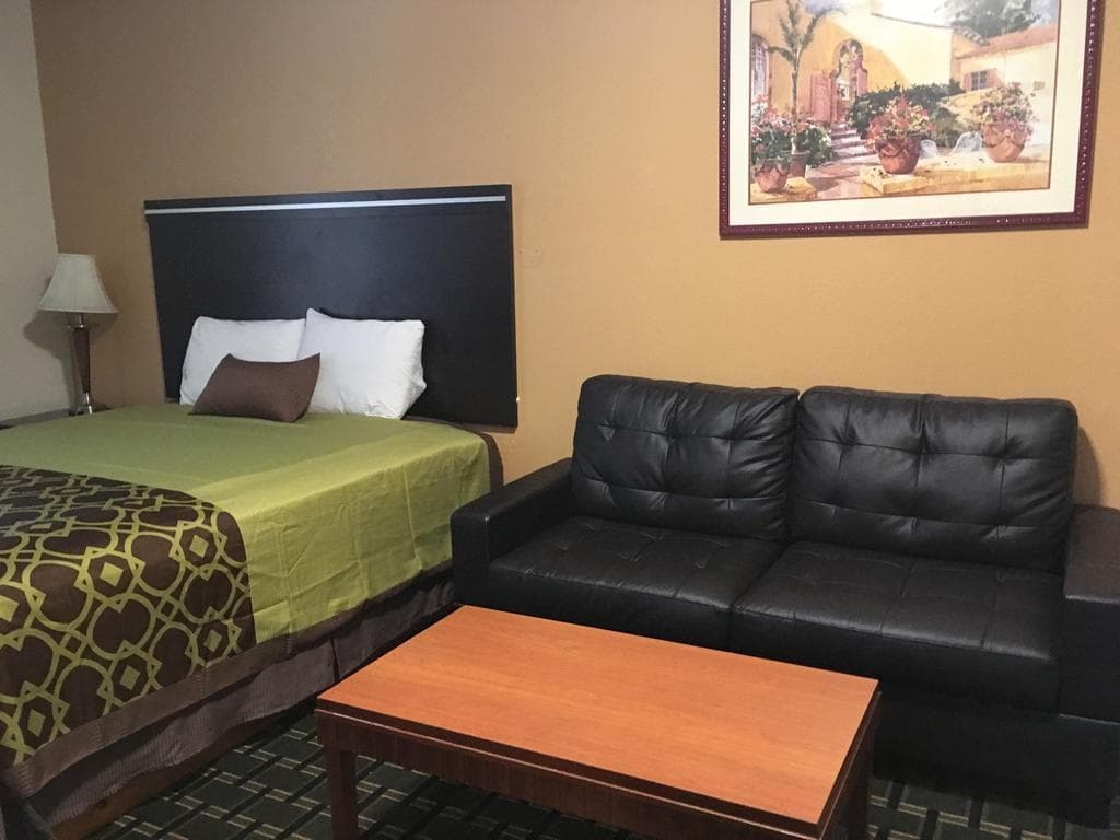 Crescent Inn 10