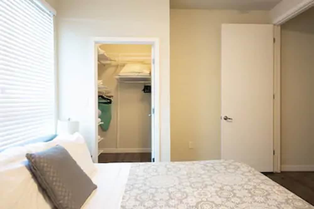 Downtown LA Fully Furnished Apartment 8