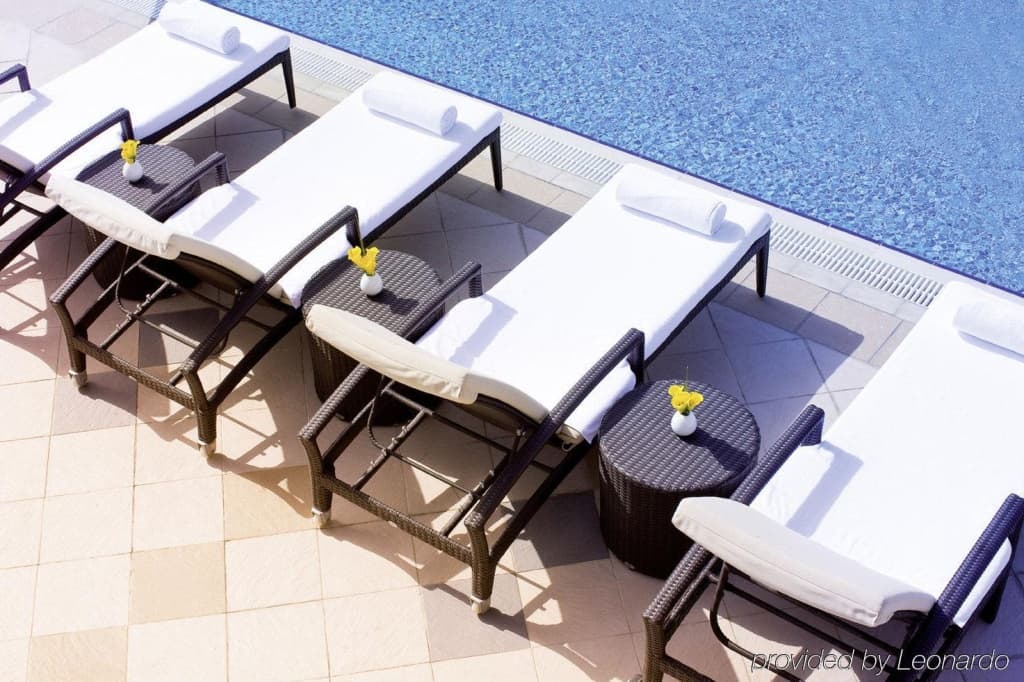 Avani Deira Dubai Hotel 3