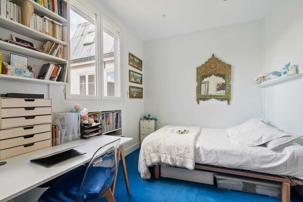 Stylish Vintage 3BR Apartment in Le Marais by GuestReady 4