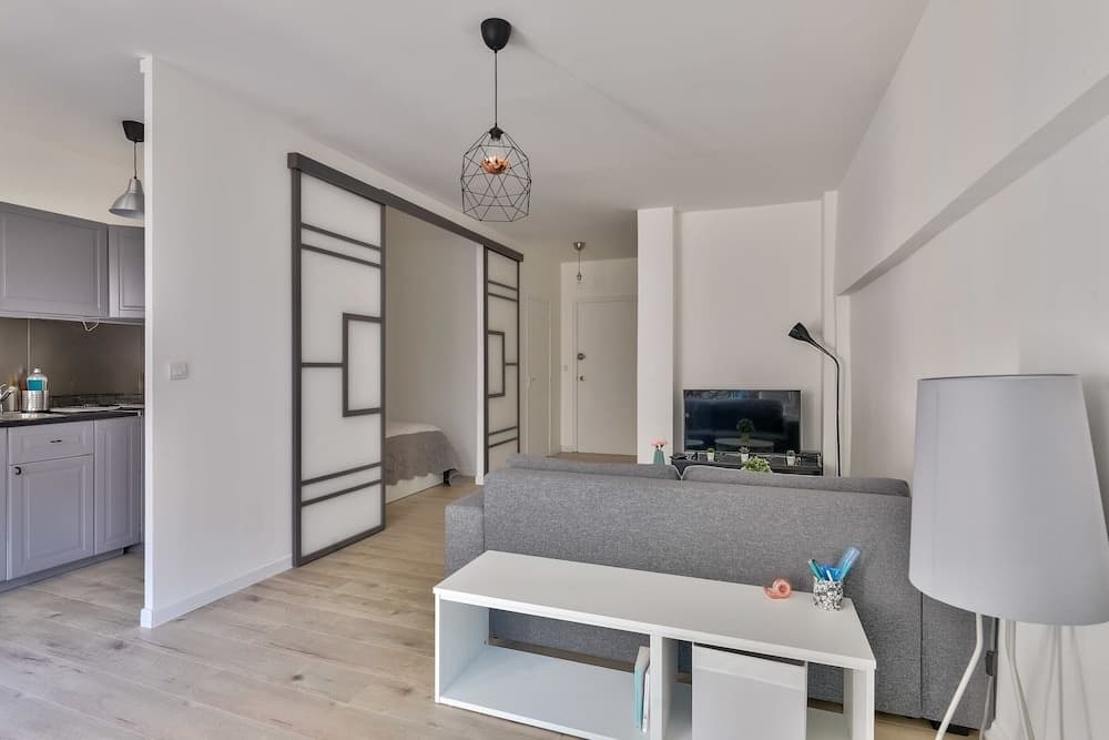 Charming 2 Room Apartment With Balcony - Paris 8ème 13