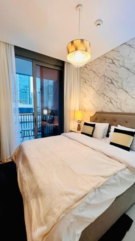 Luxury beach front apartment with balcony Dubai Marina 6