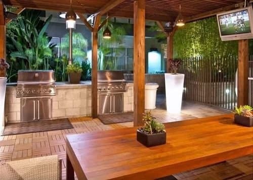 MDR Loft 1 Br condo by RedAwning 12