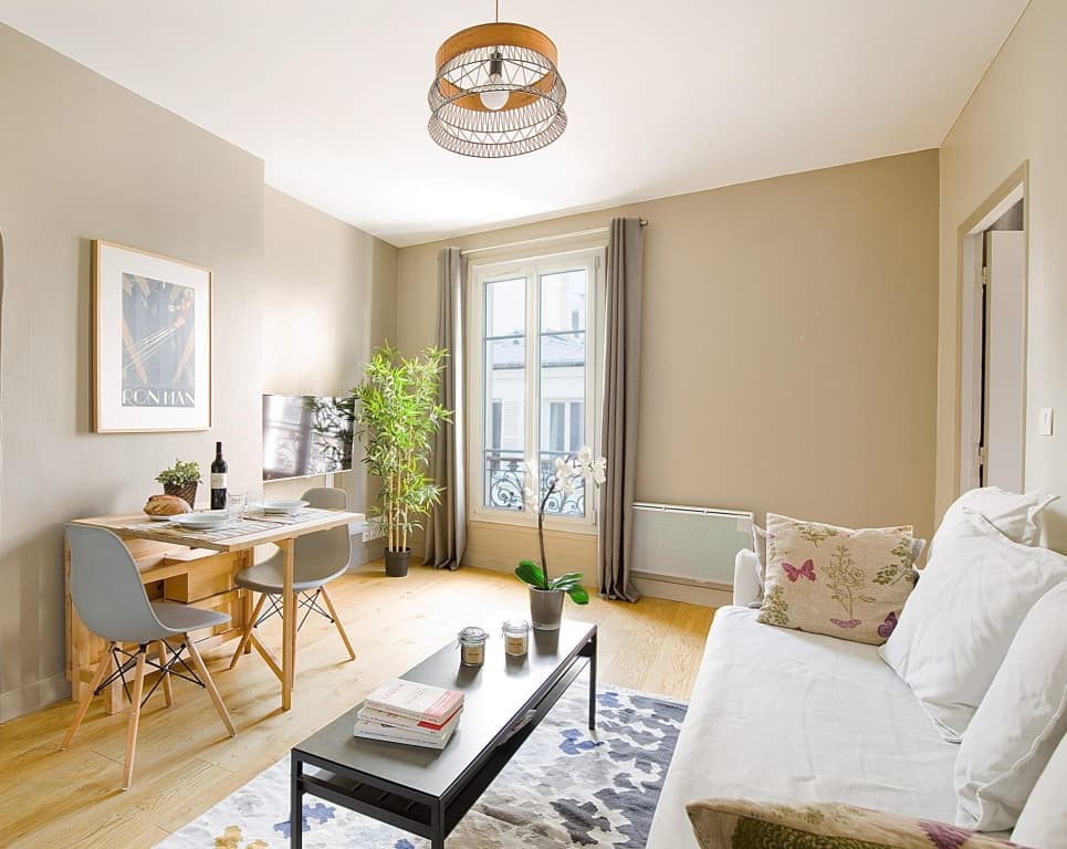 B  823 -  Buttes Chaumont - Spacieux appartement 11