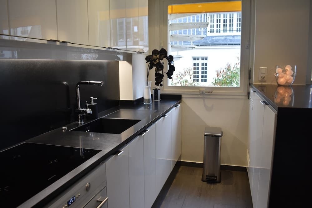 Studio Apartment Near Trocadéro & Champs Elysées 9