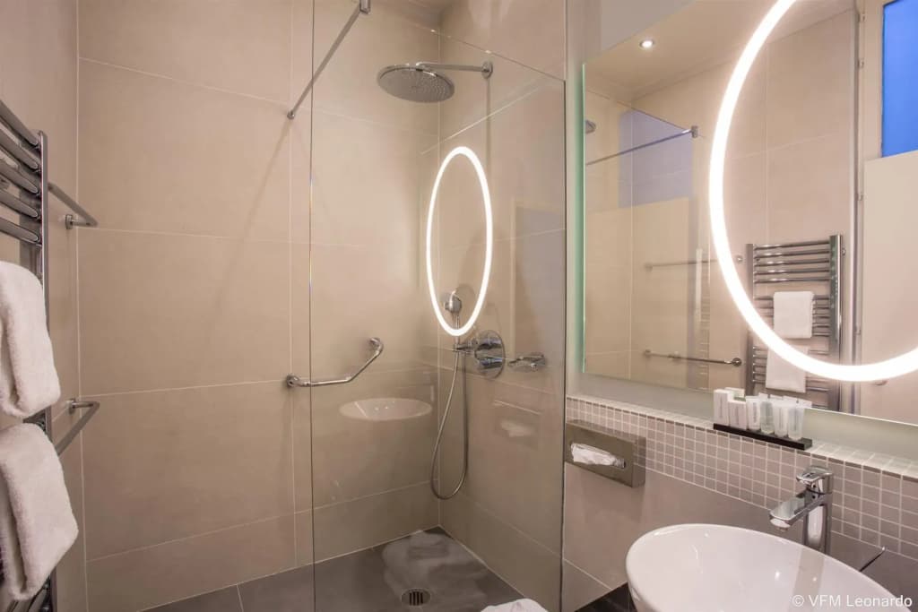 Crowne Plaza Paris Republique, an IHG Hotel 6