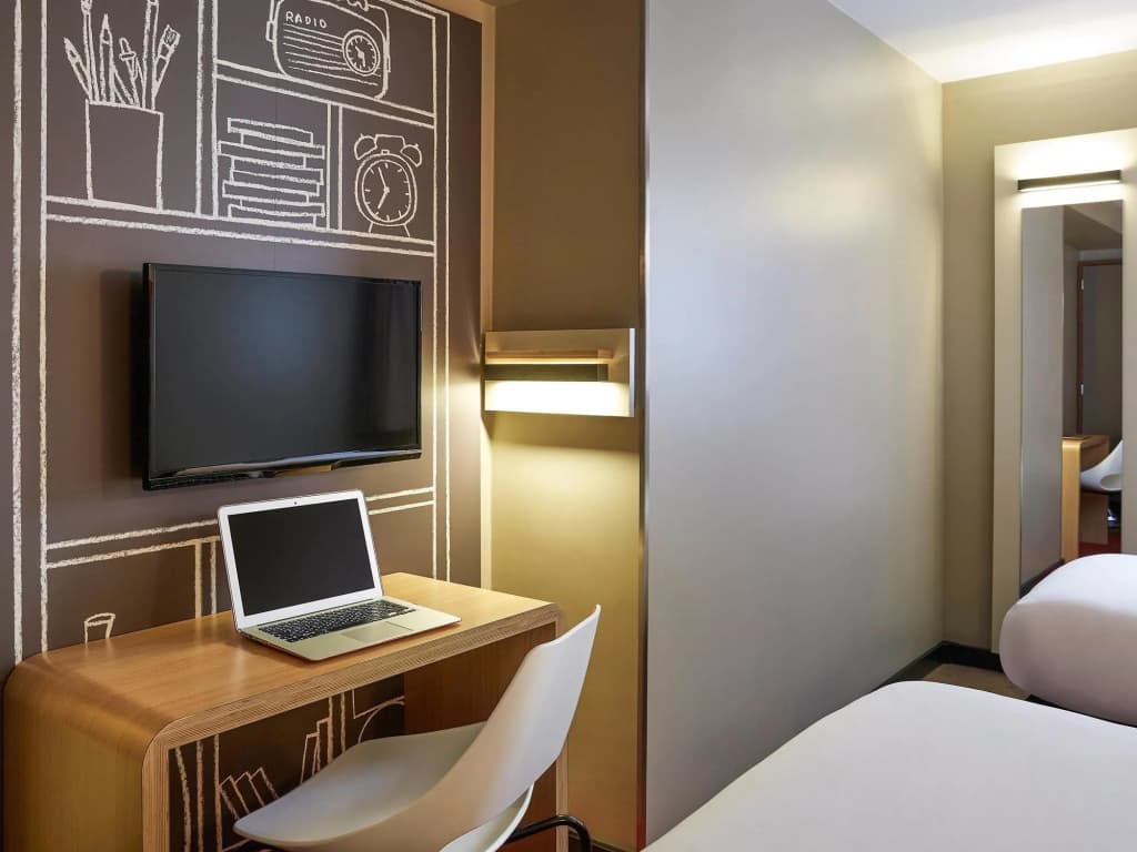 Ibis Paris Canal Saint Martin 4