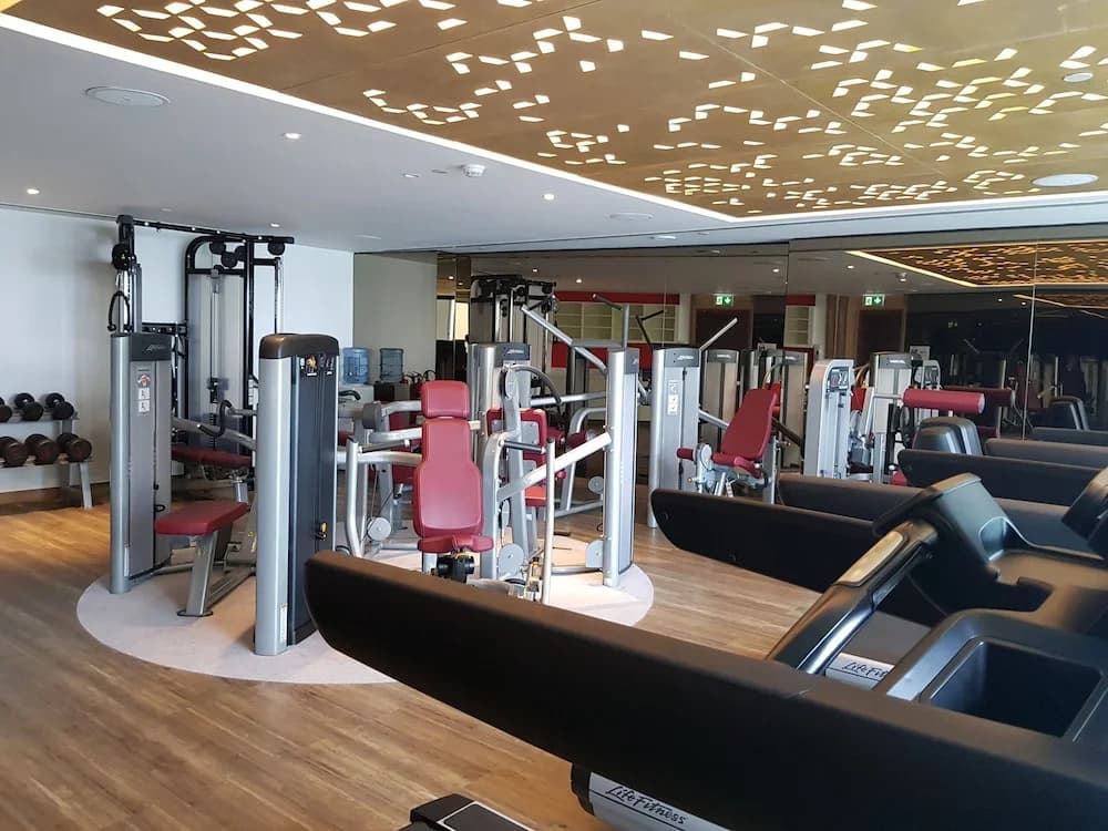 Luton Vacation Damac Paramount Tower 6