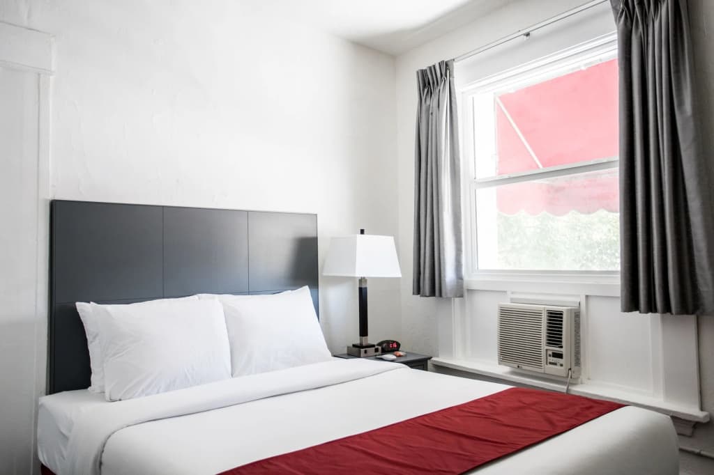 American Hotel 5
