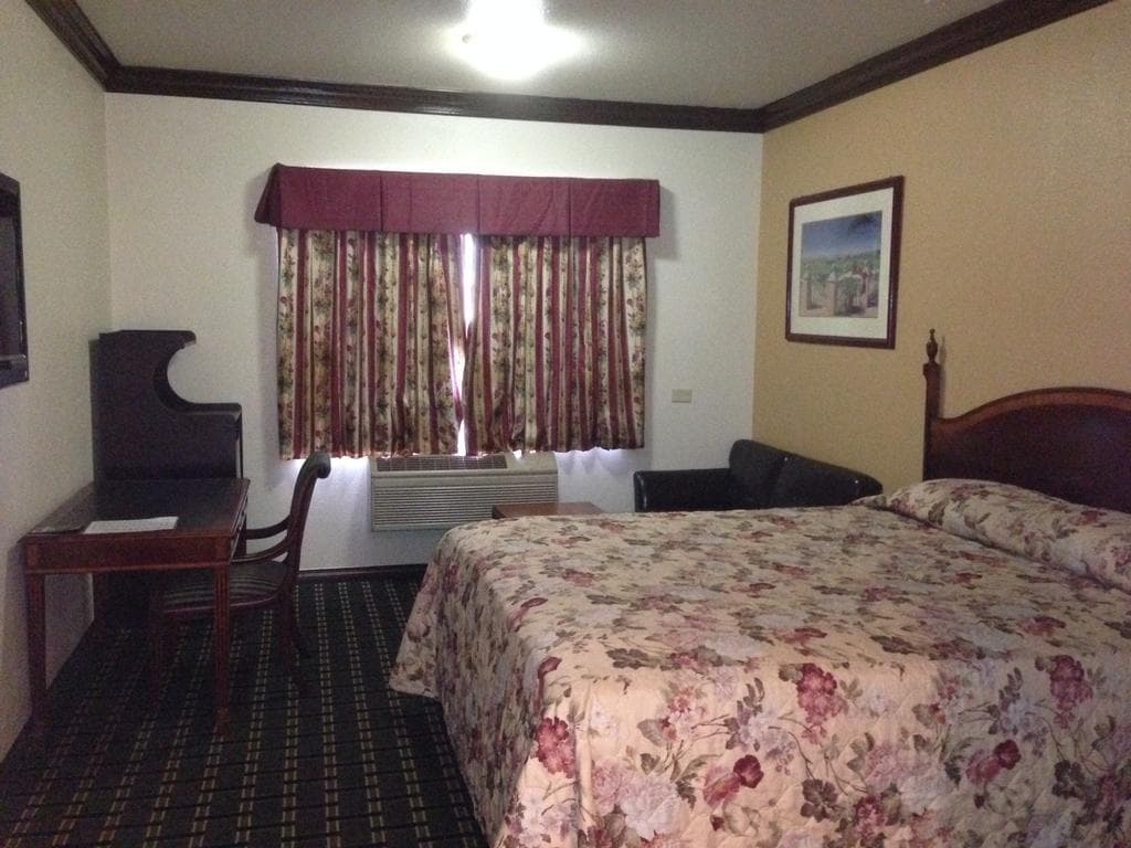 Crescent Inn 6