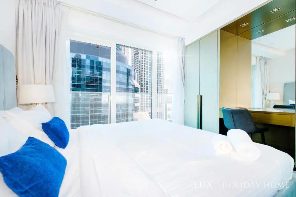 LUX - Lavish Suite with Full Palm Jumeirah View 2 14