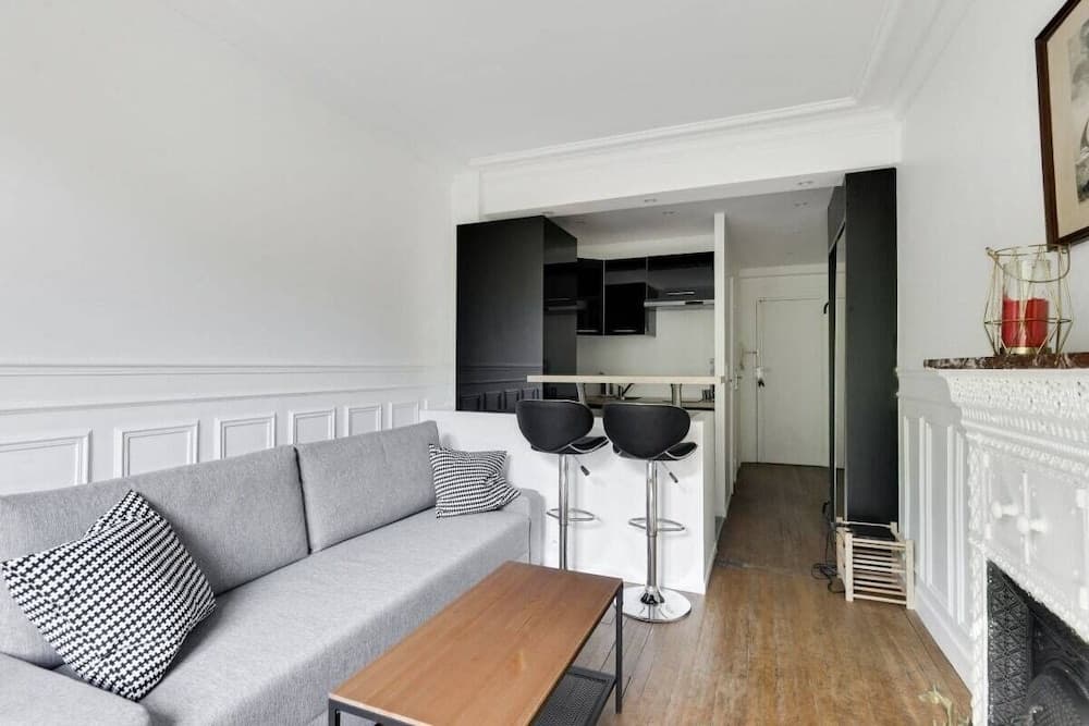 Modern Apartment nr Sacré Coeur for 6p 10