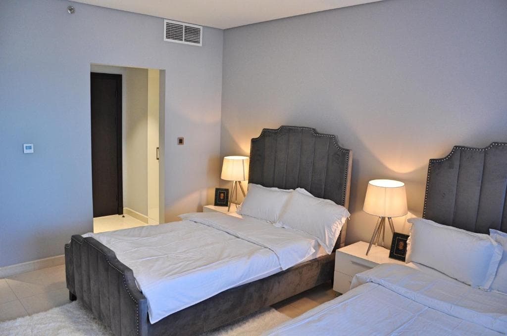 Spacious 4 bd and 2 bd apartments with amazing Sea view 17