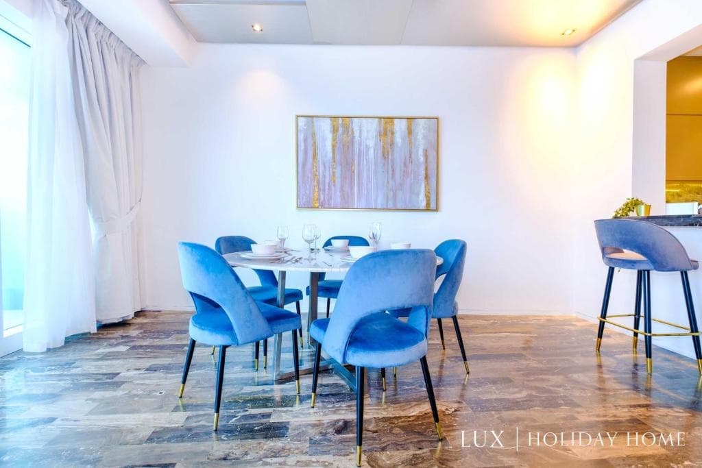 LUX - Lavish Suite with Full Palm Jumeirah View 2 13