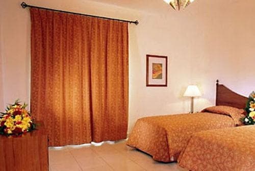 Le Meridien Residence Baniyas Square 3