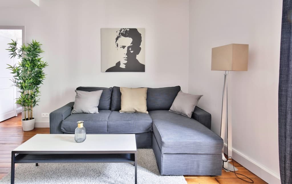 B 832  - Buttes Chaumont - Spacieux appartement 6
