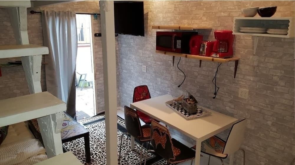 Artist Experience Venice Beach Studio Bedroom 1 Bathroom Apts 15
