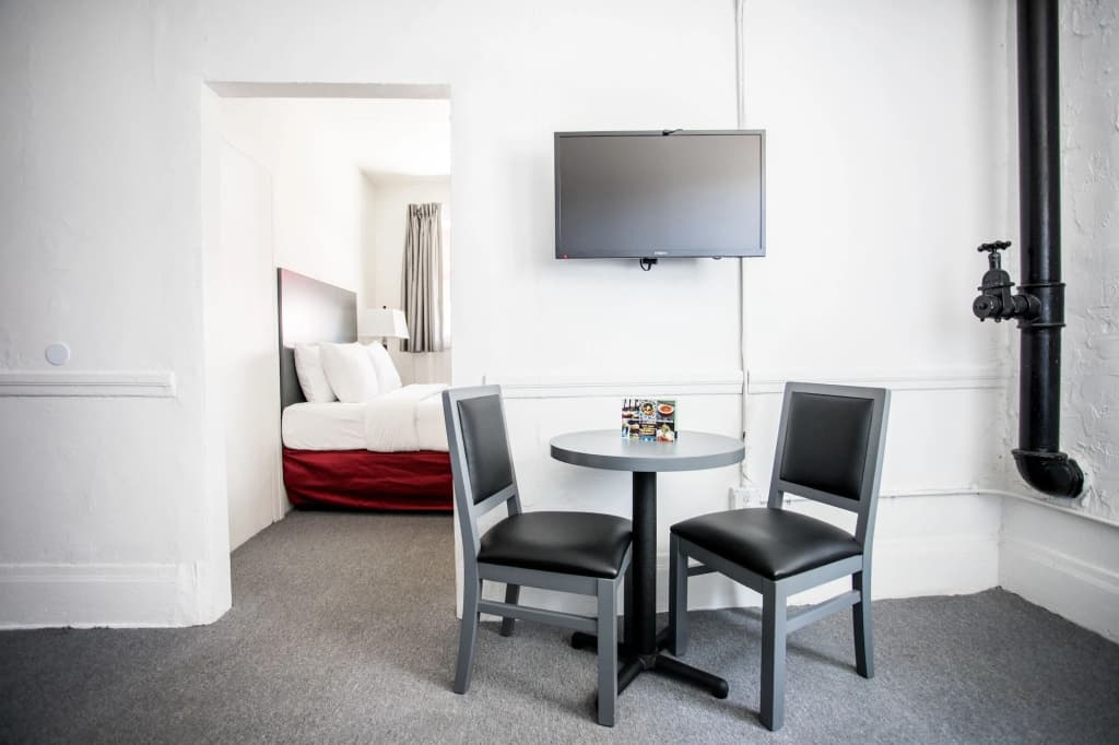 American Hotel 3