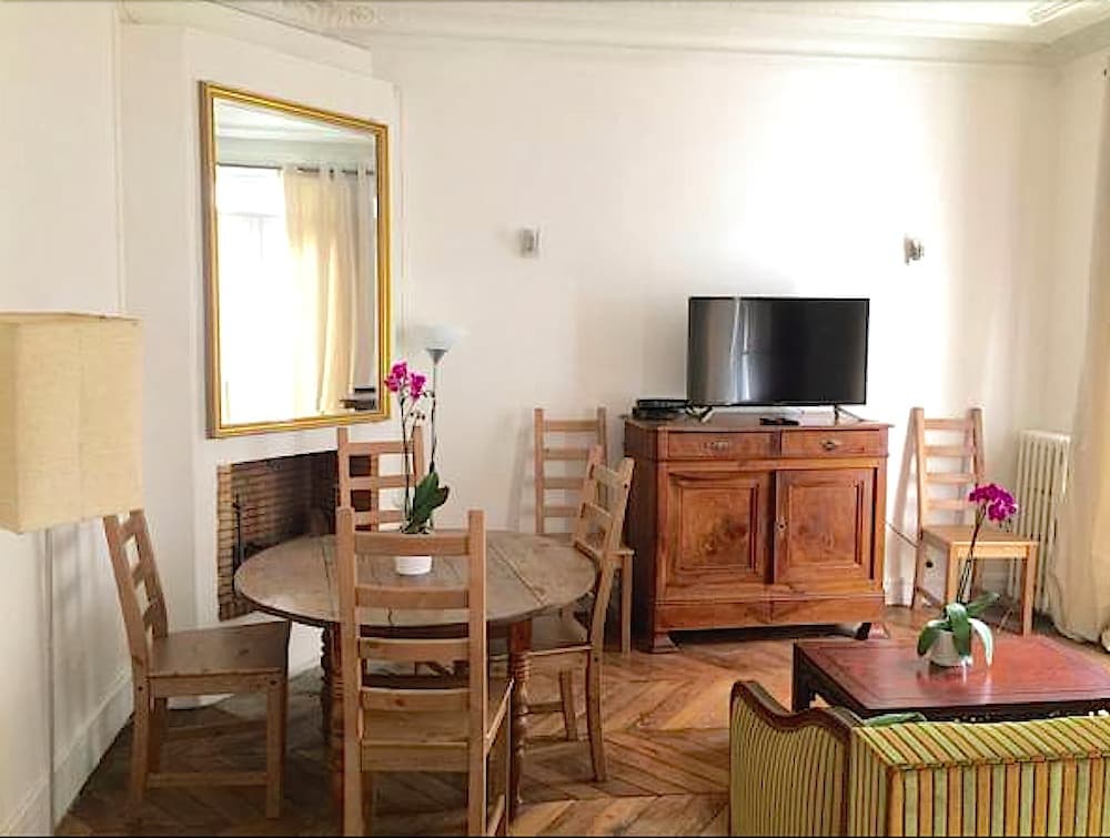 Saint Michel Free Parking Apartments 17