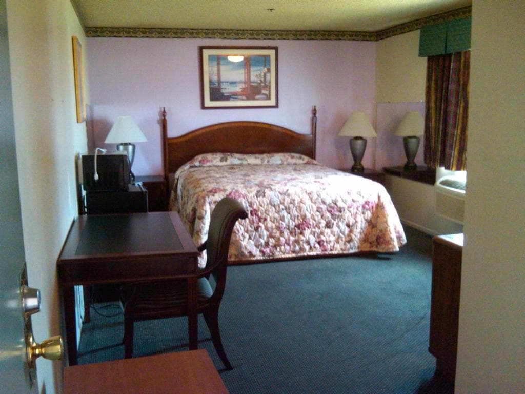Crescent Inn 20