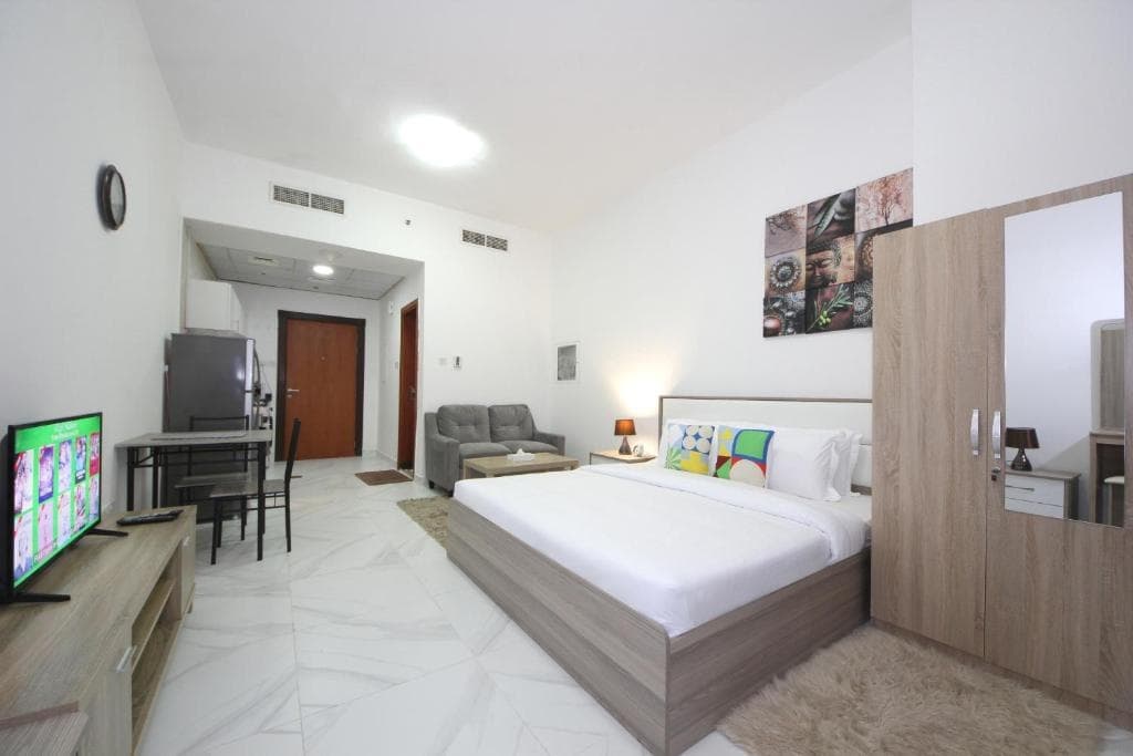 Signature Holiday Homes - Furnished Studio in Palace Tower 2, Silicon Oasis 11