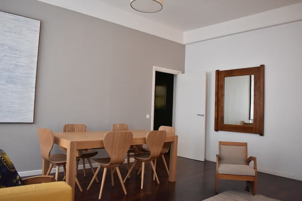 Spacious 3 Bedroom Apartment 12
