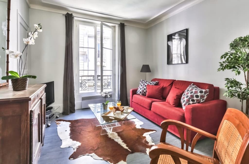 836 - Eiffel Tower View  - Parisian apartment 7