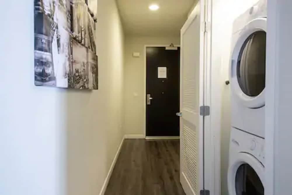 Downtown LA Fully Furnished Apartment 6