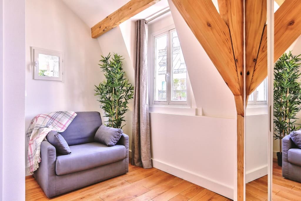 B 368 - TERASSE PERLE RARE - Quartier Latin 7