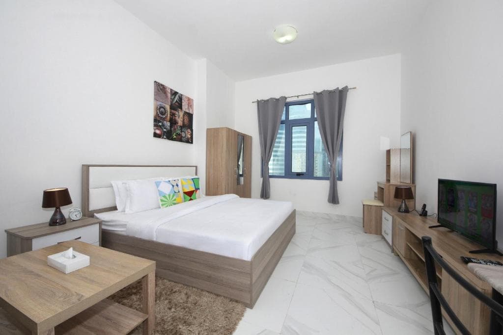 Signature Holiday Homes - Furnished Studio in Palace Tower 2, Silicon Oasis 13