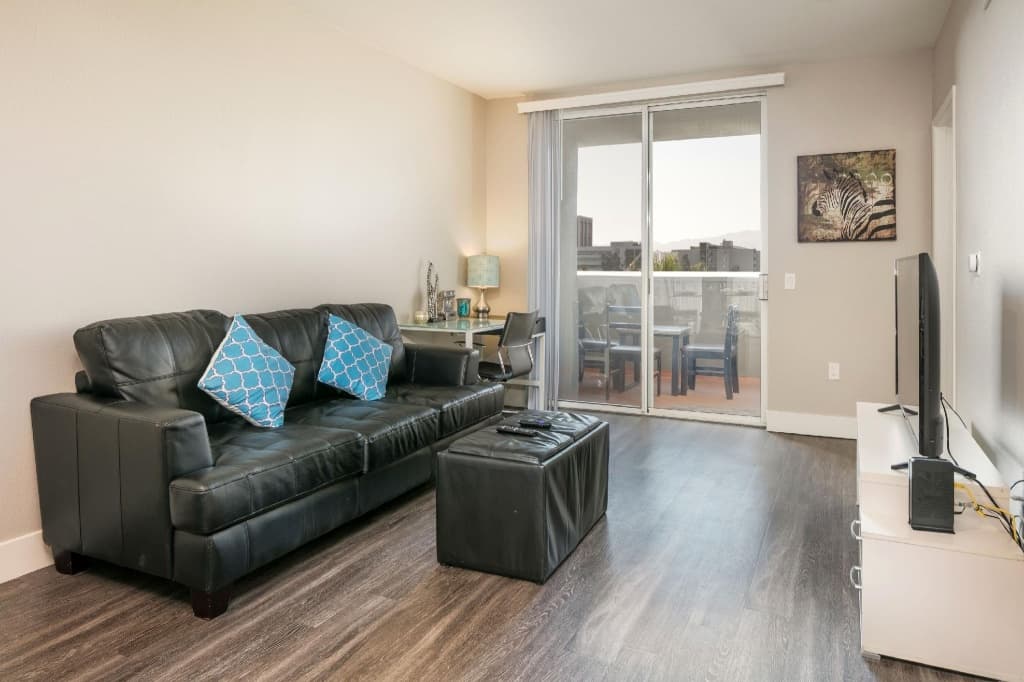 Hotel Style Furnished Suites in LA Beach Area 2