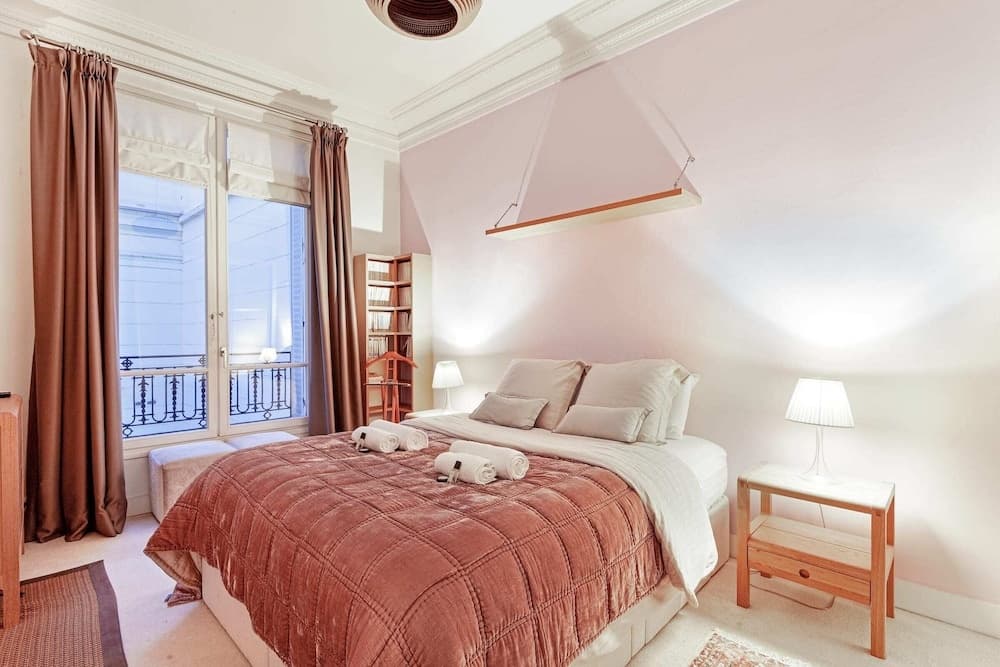 Beautiful Lavish Apartment for 6 in Paris VII by Guestready 3