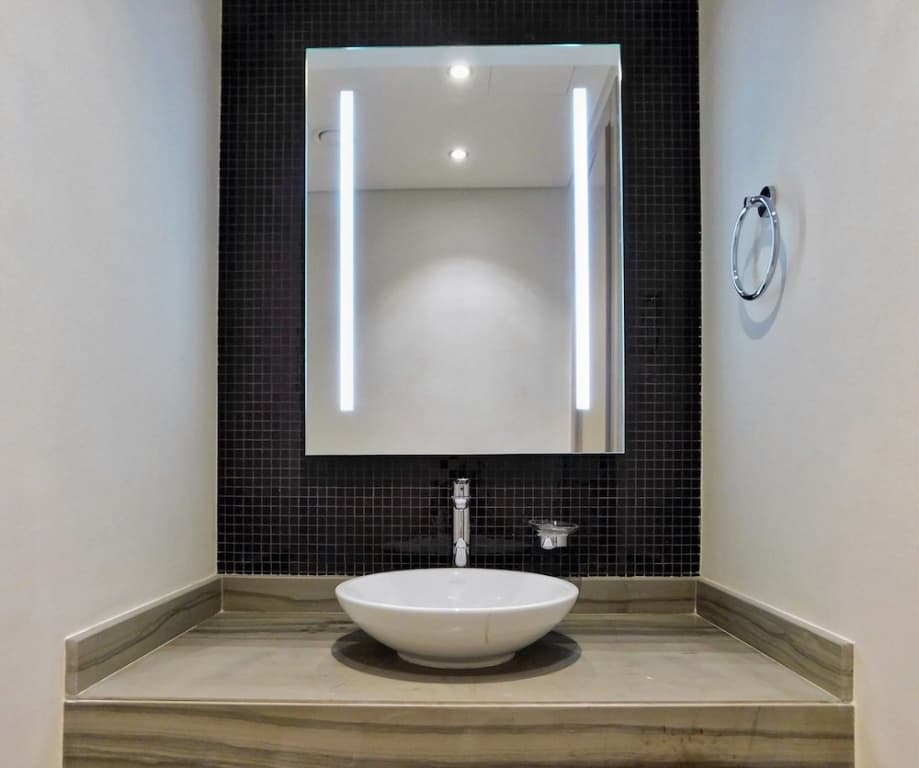 Luton Vacation Damac Paramount Tower 2