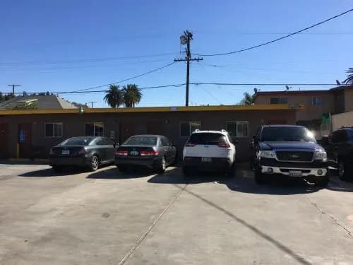Central Inn Motel on 41 Street 17