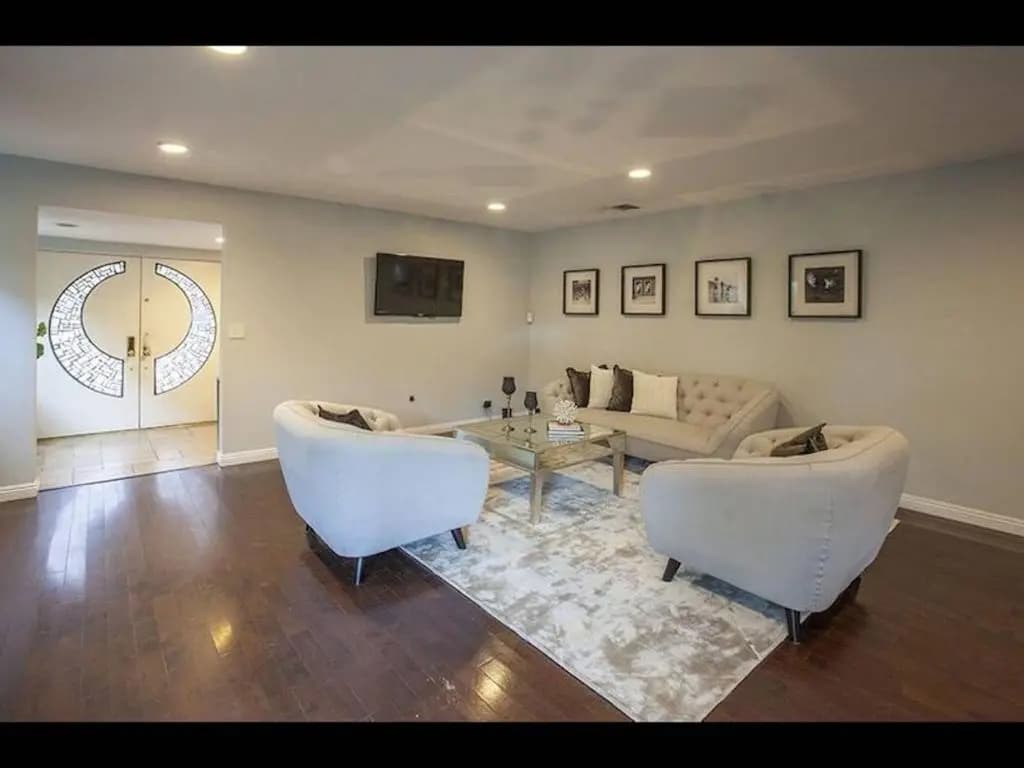 Charming Duplex Home 10