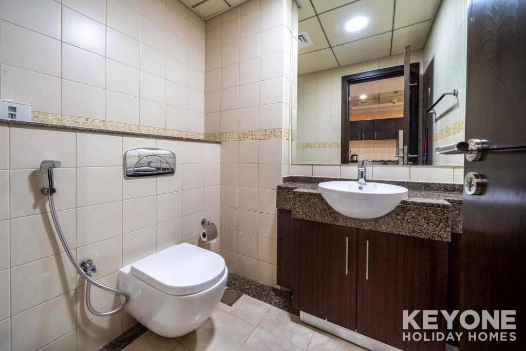 KeyOne - 1BR in Bay Central 12