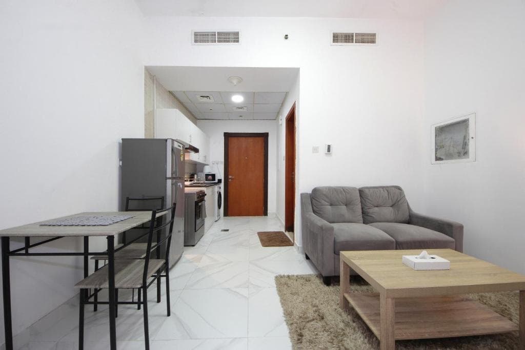 Signature Holiday Homes - Furnished Studio in Palace Tower 2, Silicon Oasis 10