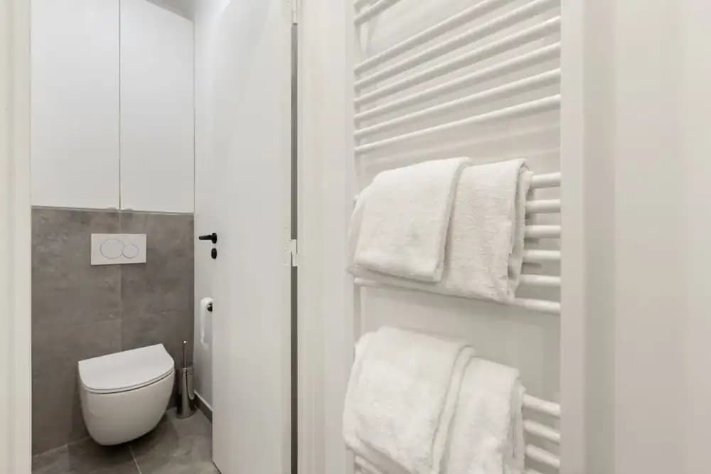 Chic & Contemporary Apartment With Two Bedroom 17