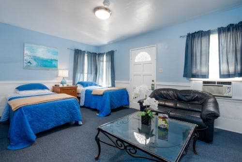Wilshire Motel 17