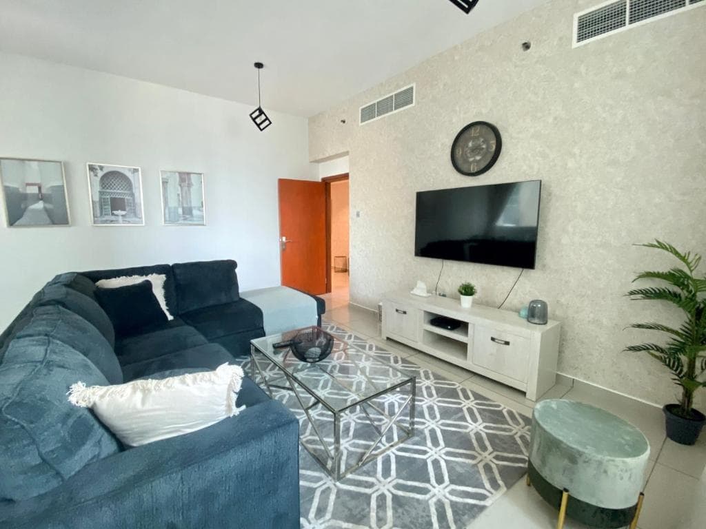 MP12 - Luxurious 2BR in Marina Pinnacle Tower 1
