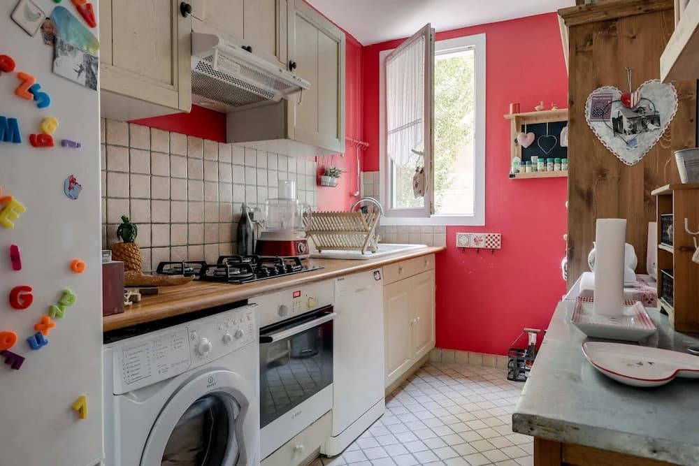 2 bedroom family apartment for 4 people by GuestReady 8