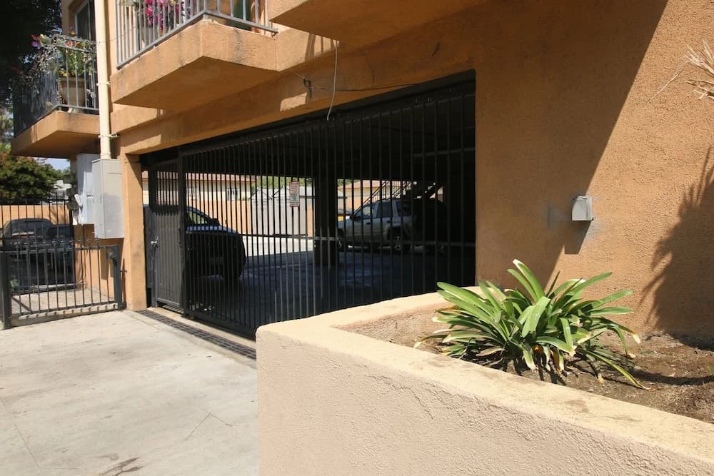 Gorgeous 2BD Apartment 19