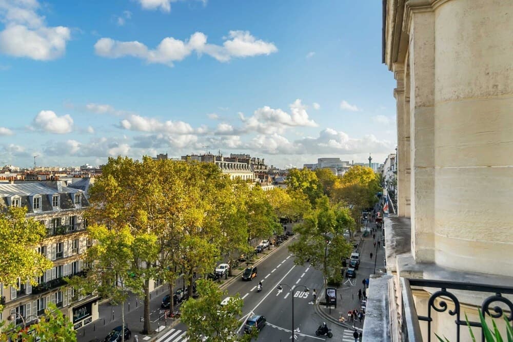 Stylish Vintage 3BR Apartment in Le Marais by GuestReady 9